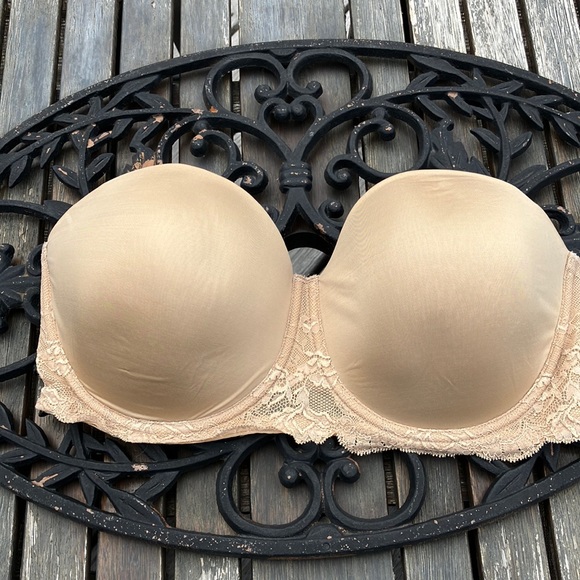 Calvin Klein Nude Convertible Bra - Picture 1 of 8